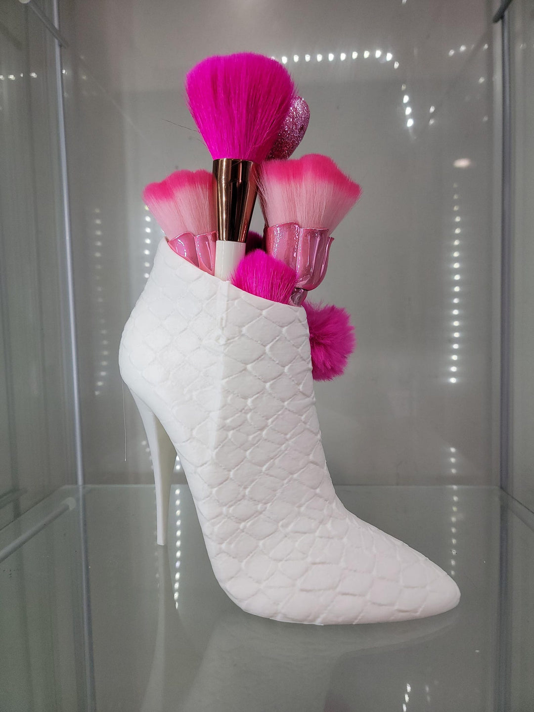 Glam High Heel Brush Holder – Stylish Makeup Organizer