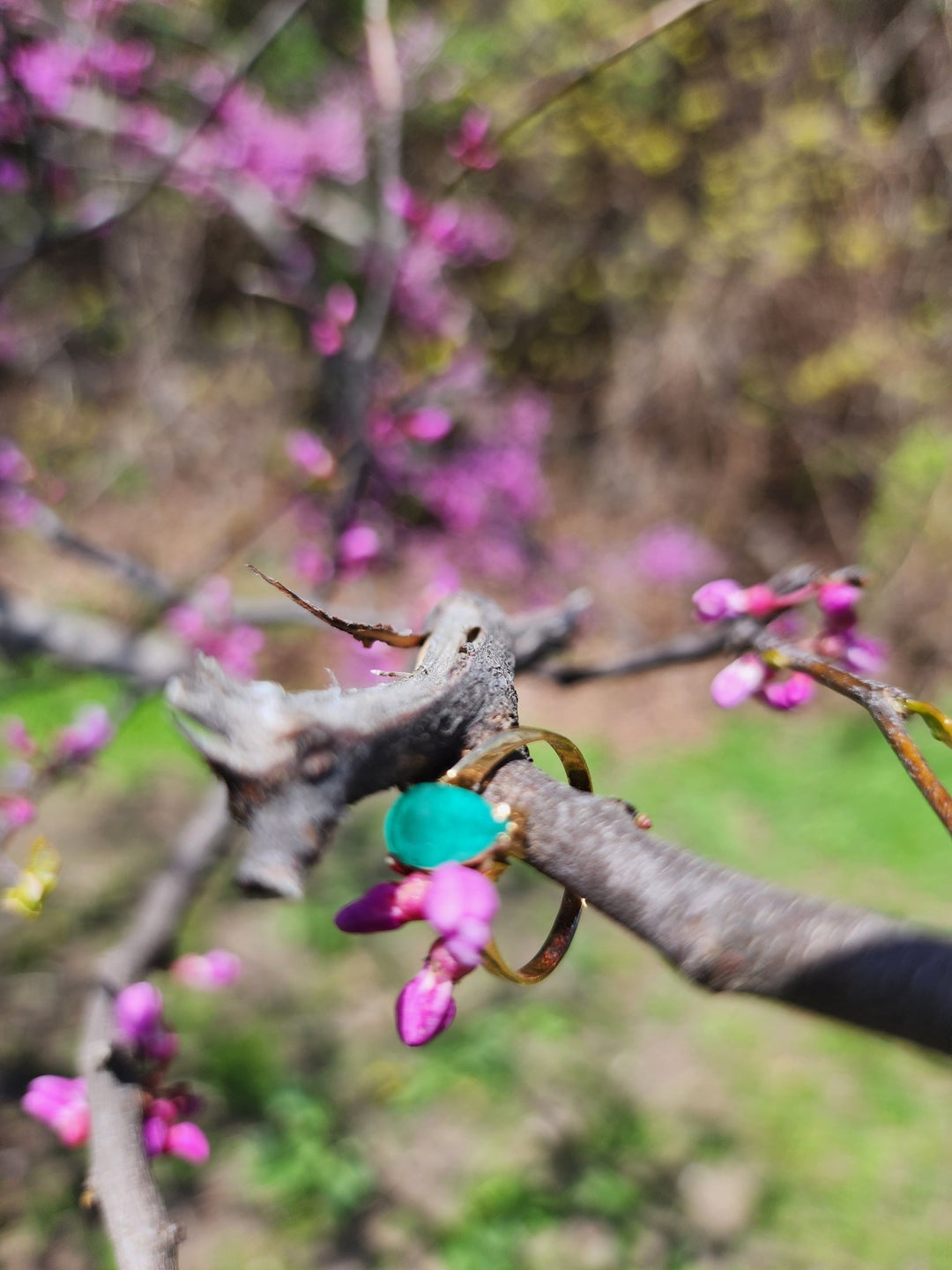 1.24 Carat Naturally Mined Untreated Colombian Emerald Ring in 18K Gold ICG Cert - JDColFashion