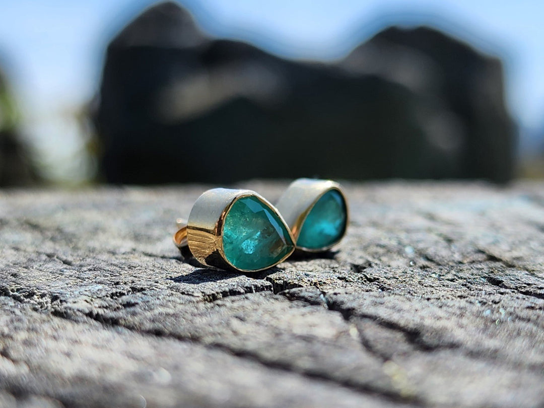 2.41 Carat Naturally Mined Untreated Colombian Emerald Earrings 18k GOLD ICG CER - JDColFashion