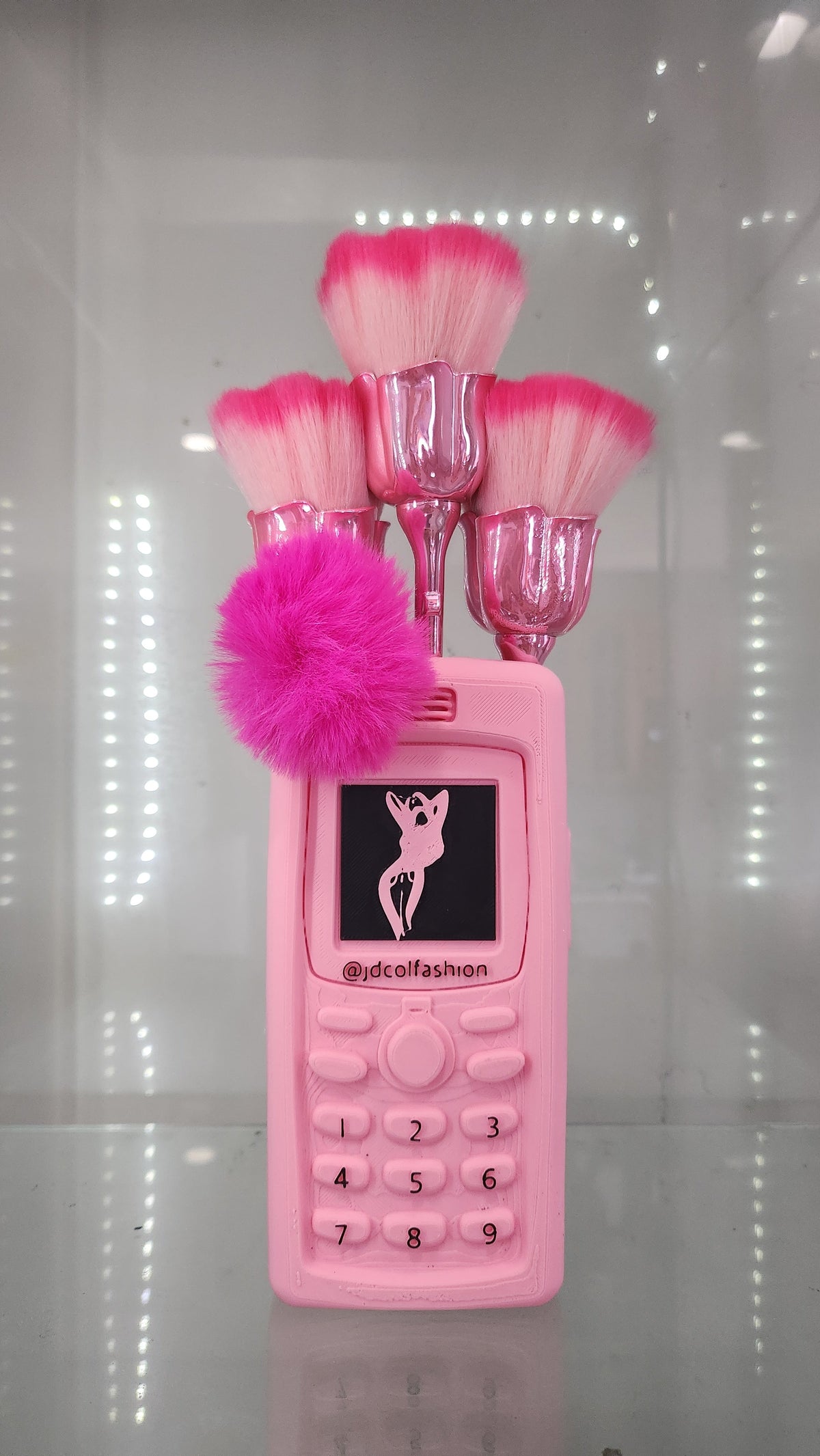 RETRO Cell Phone Holder
