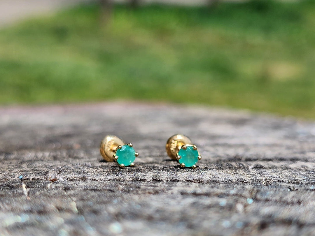 0.52 Carat Naturally Mined Untreated Colombian Emerald EARINGS in 18K Gold ICG - JDColFashion